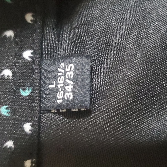 Black button up shirt - Picture 6 of 6